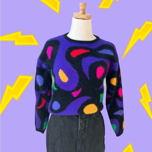 Sweaters - Vintage Sweater Size Small